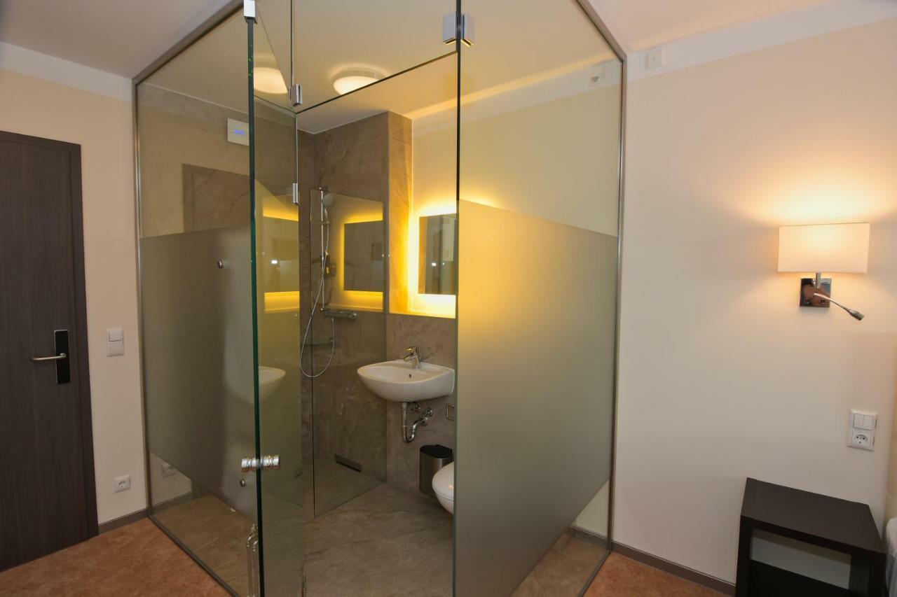 Hotel Am Kurpark 치노비츠 외부 사진